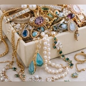 Luxe Mystery Jewellery Lot | 30 Pieces | Signed & Unsigned | Decor Box Package